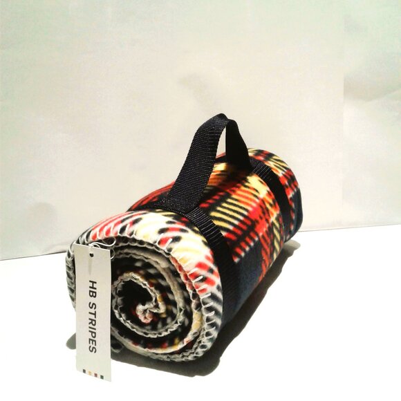 HBC- strips, VARSITY TARTAN FLEECE THROW - Picture 3 of 4